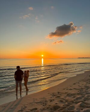 Georgie Barrat Instagram - After a super busy start to the year - and this holiday being pushed back by 2 months - we have made it to the Cayman Islands. A week of doing nothing more than this ♥️ So lucky that we have friends who live in this part of the world