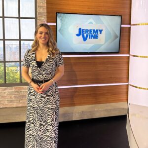 Georgie Barrat Instagram - Joining the @jeremyvineon5 panel this morning to discuss whether I back the nurses strike (yes), be pledging my allegiance to King Charles (no, sorry) and how I feel about giving weight loss injections to teenagers (makes me uncomfortable, but we need to do something). Tune in for 9.15am for my slightly longer form answers 😂 @channel5_tv