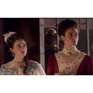 Georgina Reilly Instagram - T H R O W B A C K 🥂
to old timey party days with @saramitich