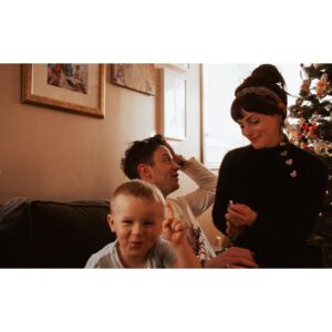 Georgina Reilly Instagram - H A P P Y P L A C E 🥰
our friends, all shouting across one another, the kids going mad & the ladies telling the guys to please keep an eye on where they are while we steal moments alone in the kitchen for coffee   gossip. It was a great holiday! ☕️🤸🏻‍♀️🙉🤷🏻‍♂️🤷🏼‍♂️
📸: @jake.b.wilkens