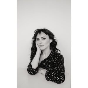 Georgina Reilly Instagram - 🤍 
@christykendallphotography 
🖤
makeup   hair @breestanchfield