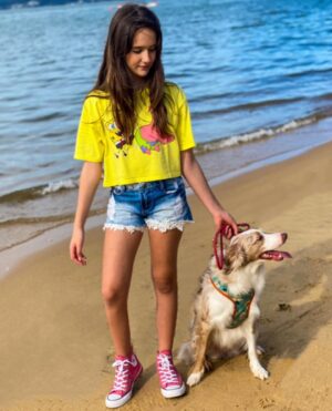 Geovana Padalino Instagram - Confie no que você veste! 
Amoo @crawlingjeans 

@scfashionteens 
#conexaosummerscft 

#gigipadalino #gigipadalinooficial 
#geovanapadalino #modeloteen #influencer #modelobrasileira #lookdodia #crawlingjeans #scfashionteens #protegidapordeus