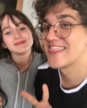 Geovana Padalino Instagram - O Job de hoje foi com o querido @christian_fig ✌🏻🤞🏻🥰 Obrigada pelo carinho ! Muito sucesso 🙏🏻🙌🏻 #gigipadalino #geovanapadalino #gigipadalinooficial #job #christianfigueiredo #amei #gratidao #protegidapordeus