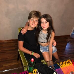 Geovana Padalino Instagram - Sobre ontem... me recebeu como sempre!! Com muito carinho♥️♥️♥️ amo vc querido amigo! #amigos #amizadeverdadeira #voulevarpravidatoda #gigiecris #gigipadalino #gigipadalinooficial #geovanapadalino #deusnosproteja