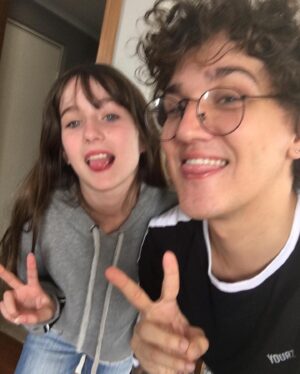 Geovana Padalino Instagram - O Job de hoje foi com o querido @christian_fig ✌🏻🤞🏻🥰 Obrigada pelo carinho ! Muito sucesso 🙏🏻🙌🏻 #gigipadalino #geovanapadalino #gigipadalinooficial #job #christianfigueiredo #amei #gratidao #protegidapordeus