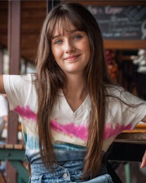 Geovana Padalino Instagram - Gigi por @hipster_oficial 🌷💖 A vida nos reserva grandes mudanças. Que venham! 🙏🏻#2020 #mudancas #mudancassaonecessarias #meusplanosnasmaosdedeus #gigipadalino #gigipadalinooficial #geovanapadalino #modeloteen #teengirl #protegidapordeus