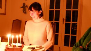 Geraldine Hakewill Instagram - 🎂 👵🏻 💇🏻‍♀️📷 @mon_zans_gram