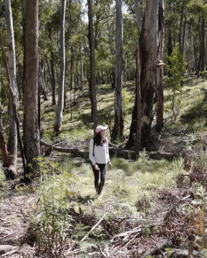 Geraldine Hakewill Instagram - Beginning of 2022 vs End of 2022. Still in the trees, but with a bit more to carry. What a wild year. It’s time for a nap. Love to everyone out there x