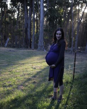 Geraldine Hakewill Instagram - Beginning of 2022 vs End of 2022. Still in the trees, but with a bit more to carry. What a wild year. It’s time for a nap. Love to everyone out there x