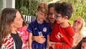 Germán Paoloski Instagram - Cada día que pasa debe ser una celebración pero hoy particularmente es el cumpleaños de Leon mi Hijo Hermoso ,que festeja sus 10 años en familia y esta Feliz y emocionado… sensible, bueno, soñador, creativo y siempre dispuesto a ayudar a los demás… te amo hijo! @leonpaoloski @sabrinagarciarena #FelizCumple #familia #amor