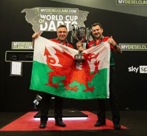 Gerwyn Price Instagram - What a weekend and what a win for myself, @jonnyclay180 and the whole of Wales 🏴󠁧󠁢󠁷󠁬󠁳󠁿 #x2 🏆 🏆