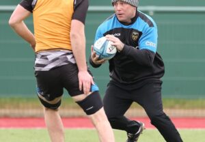 Gerwyn Price Instagram - Few shots of the afternoon at the @dragonsrfc session

Absolutely loved getting my hands back on the ball 🏉 but I’m definitely well off the pace and so unfit 😂

#Rugby #Darts