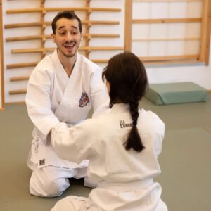 Gianandrea Muià Instagram - Erano 10 anni che non mettevo un Gi...
@redbullitalia ha portato me e altri content creator in un'esperienza degna del Kumite. Una lezione di aikido seguita da una lezione di calligrafia giapponese. La prima foto in particolare per me è un bel ricordo: io Cydo e Loci, i tre del Poggen in un'altra tappa del nostro viaggio per cercare di infilarvi i picchiaduro in tasca e farvene innamorare. Quindi grazie redbull, e grazie @arkadia.agency e @giamma.raw per il supporto, le foto ed essere sempre al mio fianco.
#redbull #kumite #gianandrea