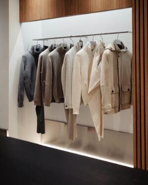 Giancarlo Fisichella Instagram - I’m pleased to have taken part at the opening of the new Cortigiani flagship store in Milan and to the presentation of the SS25 collection during Milan Fashion Week 2024.
It was an honor to discover an Italian brand that creates timeless and 100% Made in Italy menswear collections.

@cortigiani_official 

#adv #mfw #cortigiani