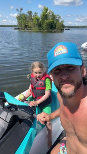 Giancarlo Nicassio Instagram - Romeo is growing so fast!! 💀 shout outs to uncle @theianblackwood for being Romeo’s twin! #romeoeats Sea-Doo from @energypowersports