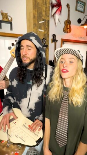 Giancarlo Nicassio Instagram - 💐 Miley Cyrus meets Ska! We’re taking request below! Follow for more music shorts 🩳