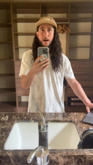 Giancarlo Nicassio Instagram - Stupid musical sink!! 🚰