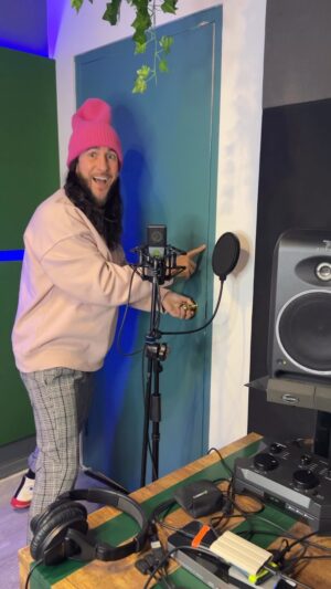 Giancarlo Nicassio Instagram - Even this door is singing My Stupid Heart! Stream the full song now! Link in bio. #walkofftheearth #mystupidheart