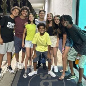 Gianlucca Mauad Instagram - Essa foi nossa história…. Último dia ☀️ de toda essa galera  junta …. E cada um segue seu caminho e desejo sorte a todos vocês … obrigado por todos momentos incríveis 🫶🏻 
@miguelsschmid @viniciuspierioficial @jolieoficial.br @samuelestevamoficial @barbaracruz.jn @vittoriaseixas  e Miguel !!! Que todos continuem realizando seus sonhos