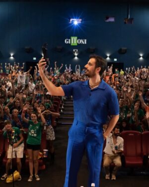 Gianmarco Saurino Instagram - Thanks @giffoni_experience,
è stata una figata!

rifacciamolo presto. 💙

@andreasmercante 
@nickcerioni
@versace
@volver.actor 
@yourmood_official