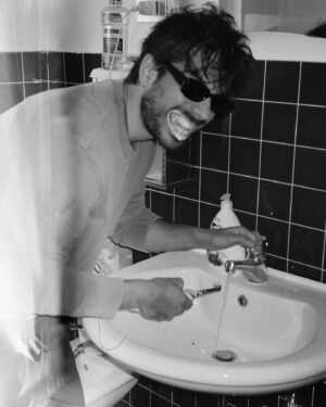 Gianmarco Saurino Instagram - spirulina and beard
yes that's right, punk is dead
souls listenin
christmas dinner
london mornin 
remember to brush your teeth
i do paint so bad
but I love my mom