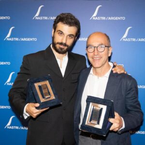 Gianmarco Saurino Instagram - Grazie ai @nastridargento, a tutto il comitato e grazie a @laura_delli_colli.

Questo premio andrebbe spezzettato e condiviso con un cast e una troupe di anime eccezionali che dal primo giorno hanno sentito il peso del racconto che andavamo a fare.
Portare in scena un uomo ordinariamente incredibile come Gildo Claps è un regalo, un regalo per il quale non smetterò mai di dire grazie a @marco.pontecorvo e alla cura che ha avuto per me dal primo giorno.
Gli occhi di Gildo sono lampi di umanità meravigliosa e chiunque lo ha incontrato sa di cosa parlo.
Forse fare lo sforzo di provare a riconoscere l’umanità negli occhi di chi ci sta accanto ci renderebbe molto più pronti a capire e a trovare la disumanità nelle cose che ci succedono tutti i giorni: dal giardino di casa nostra fino a centinaia di km di distanza. In questa epoca medievale e triviale, persone come Gildo Claps sono luce e speranza.
Averlo interpretato è un onore ma esserne amico è un privilegio.

@giannichiffi
@andreasmercante 
@mite.ig 
@edoardoa 
@nickcerioni 
@_ilariataccini_ 

And thanks to @versace

ph.@danieleventurelli ph @leonardo_puccini_photos