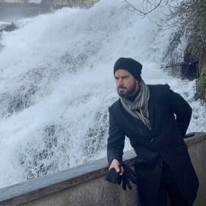 Giannis Tsimitselis Instagram - Με πήρε το ποτάμι ……..:·))) Βόλτα στο Rheinfall !!!! @fishy.gr @megatvcom video by @jamanfoo #makingmemories #switzerland 🇨🇭🇨🇭🇨🇭🇨🇭🇨🇭🇨🇭🇨🇭🇨🇭🇨🇭🇬🇷🇬🇷🇬🇷🇬🇷🇬🇷🇬🇷🇬🇷🇬🇷