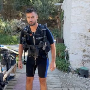 Giannis Tsimitselis Instagram - Αύριο έχουμε βουτιά στη Ρόδο 15:40 στο @megatvcom :-))))) @fishy.gr @kwstasantoniadis @jamanfoo