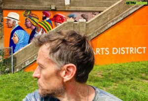 Gideon Emery Instagram - What are they looking at?
.
.
.
.
#mural #faces #profile