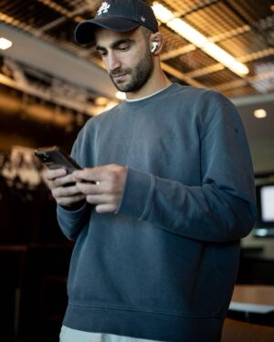 Giga Chikadze Instagram - Fight week and fire music 🤟🏼The power of music, the world of UFC, now in one place! Download the UFC Ultimate Sound app today and get a 30-day free trial. Link in bio @ufcultsound  #UFCUltimateSound #UFCUltSound