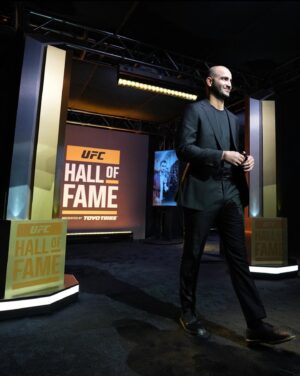 Giga Chikadze Instagram - Thank you @ufc 
#knockoutcancer #UFChonors