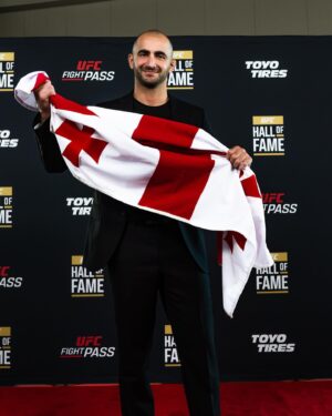 Giga Chikadze Instagram - Thank you @ufc 
#knockoutcancer #UFChonors