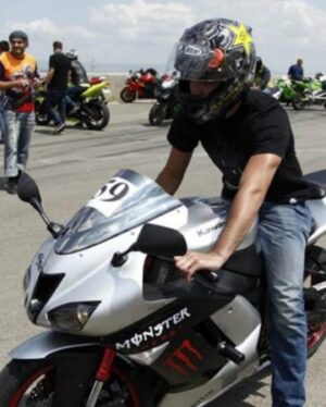 Giga Chikadze Instagram - 10 years ago, I was racing on Ninja with Monster stickers on it,
Today I am the NINJA powered  by @monsterenergy 
🥷🏻🏍️
