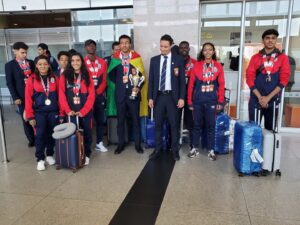Gilberto Mendes Instagram - Assim foi a recepção de alguns dos nossos campeões mundiais de Tang Soo Do🏆. 

Esta sexta-feira(19), chega a outra parte da delegação nacional. Viva o Desporto Moçambicano🥳🇲🇿!!!