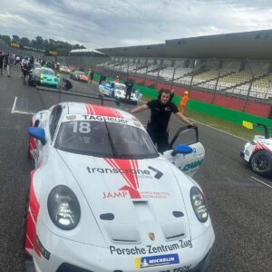 Gilberto Mendes Instagram - Rodrigo Almeida🇲🇿
Olha a tua bandeira aí no pódio do Porsche Cup, em Imola🥳🥳
O país está orgulhoso de ti💪🏽💪🏽💪🏽