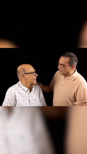 Gilberto Santa Rosa Instagram - Feliz dia de los padres a todos los buenos padres del mundo , al mío lo celebro todos los días!!! Que bendición ser papá y ser el hijo de mi papá! 
Aquí les dejo un  momento muy especial con mi padre musical, el Maestro Rafael Ithier !!!
Un momento que es uno de mis mejores regalos para este día!!!
#caminalo #gsrautentico