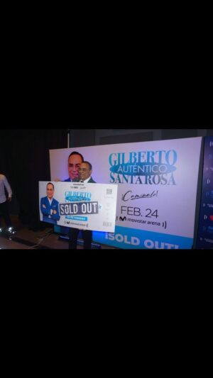 Gilberto Santa Rosa Instagram - No tengo palabras para agradecer tanto cariño!!!
Bogotá vivimos una noche increíble, gracias por disfrutar con nosotros este “Auténtico” Tour!!!!
#caminalo #autenticotour #gsrautentico