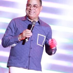 Gilberto Santa Rosa Instagram - Este “Auténtico” Tour estuvo de celebración en Machala!!!
Gracias por cantar, bailar y disfrutar con nosotros!!!
🎥: @daniraw 
#caminalo #gsrautentico #autenticotour