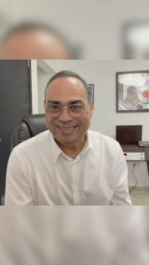Gilberto Santa Rosa Instagram - Honradísimo y emocionado!!!! 
¡Gracias por esta distinción!
Gracias a todos por las demostraciones de apoyo y cariño!!!
#caminalo #gsrautentico