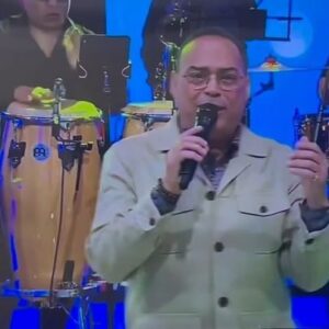 Gilberto Santa Rosa Instagram - Que alegría reunirme con amigos queridos y en una tierra que adoro!!!
Felicidades @jochysantos 
🎥: @kennyvaldezl 
#caminalo #gsrautentico