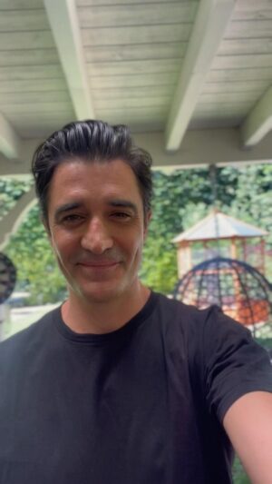 Gilles Marini Instagram - Anya knows how to get me ❤️
#anya #parrot #fyp #repost #live #family #wildlife #unconditional