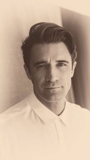Gilles Marini Instagram - What is your favorite memory? ..
“A moment last for seconds but the memories last forever”…