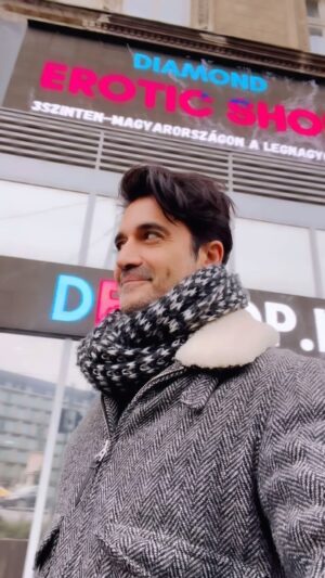 Gilles Marini Instagram - Sex without love is as hollow and ridiculous as love without sex.
 #love # sex #explorepage  #repostifyouhaveballs #lol #budapest #westendmall #shopping #25yearsofplay #liveeverydaycauseyouonlydieonce #fyp