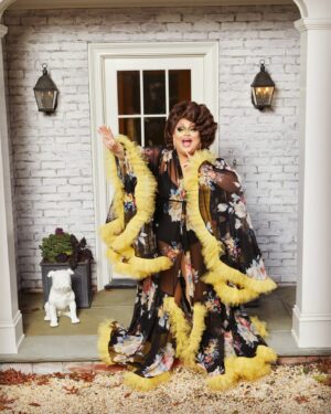 Ginger Minj Instagram - Bidding a fond farewell to 2023 and gladly welcoming in the #newyear 🥂 #2023 was WILD! From our first @goldengalslive residency in Chicago to headlining the @thankyouforbeingafan convention, another sold out summer in #ptown to touring Australia/UK/Ireland/Europe again, filming two movies and a BIG tv show to releasing my first book! There were some crappy parts, sure, but let’s not give those any energy! So much great stuff that I’m so proud of, but none of it would have meant anything without my husband @thecee_jay 👨‍❤️‍💋‍👨 our entire team at @fruitwineproductions 🍷 and ALL OF YOU! I love you all so ridiculously much and I’m looking forward to spending #2024 together! Also, click link in my bio to get your copy of SOUTHERN FRIED SASS! ;-)
HAIR - @thedragstop_ 
LEWK - @ilovehollyday 
JEWELRY - @chris.e.mistery 
MAKEUP - @in2gr8ion 
CREATIVE - @mandi.lebbos 
PHOTOGRAPHER - @lalotorre 
BODY BY - cooking skills of @thecee_jay 
STYLING - @gidgetgalore