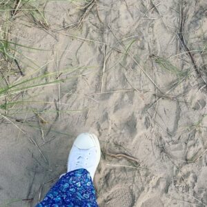 Ginny Buckley Instagram - Escaped to the Country…. and the beach! Beautiful Wales had given us a warm welcome this week ❤️💚

#wales #filmlife #filmcrew #escapetothecountry 

.
.
.
.
.
.
.
.
.
.
.
#countrylife #countryliving #countrylifestyle #beachlife #welshcoast #walesonline #househunting #relocation househunters #countryhouse #coutryhome #countrygirl #countrystyle #englishhome #englishcountryside #englishcountrygarden #carmarthenshire
