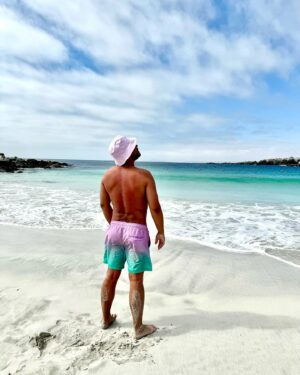 Gino Costa Instagram - 🇨🇱 Recorrer el norte y sus playas es alucinante 🏖️ con el aventurero @pollocampos recargando pilas que se viene un 2024 hermoso 💥