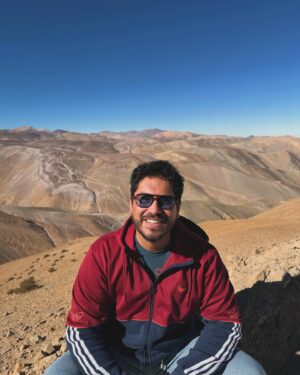Gino Costa Instagram - 1.- a 3400 metros de altura ⛰️ // 2.- a nivel del mar 🌊 
Qué lindo es nuestro norte 🇨🇱 🩵