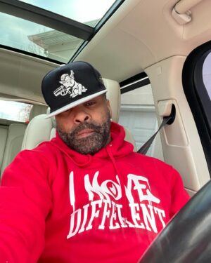 Ginuwine Instagram - Almost time !!! Enjoy your holiday season my folks  no killings no harm no robbing  no car theft no beatings let this time be filled with love joy and happiness  love y’all 2023 coming to an end let’s go into 2024 with pride from every side