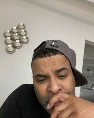Ginuwine Instagram - Thinking bout a master plan love when I can chill and think without distraction’s blessings my folks #wine