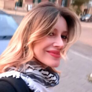 Giorgia Würth Instagram - Grazie Facebook per aver ricordato a un sacco di amici che oggi è il mio compleanno. Grazie amici per aver fatto finta di esservene ricordati.

Vi voglio bene.

#5giugno